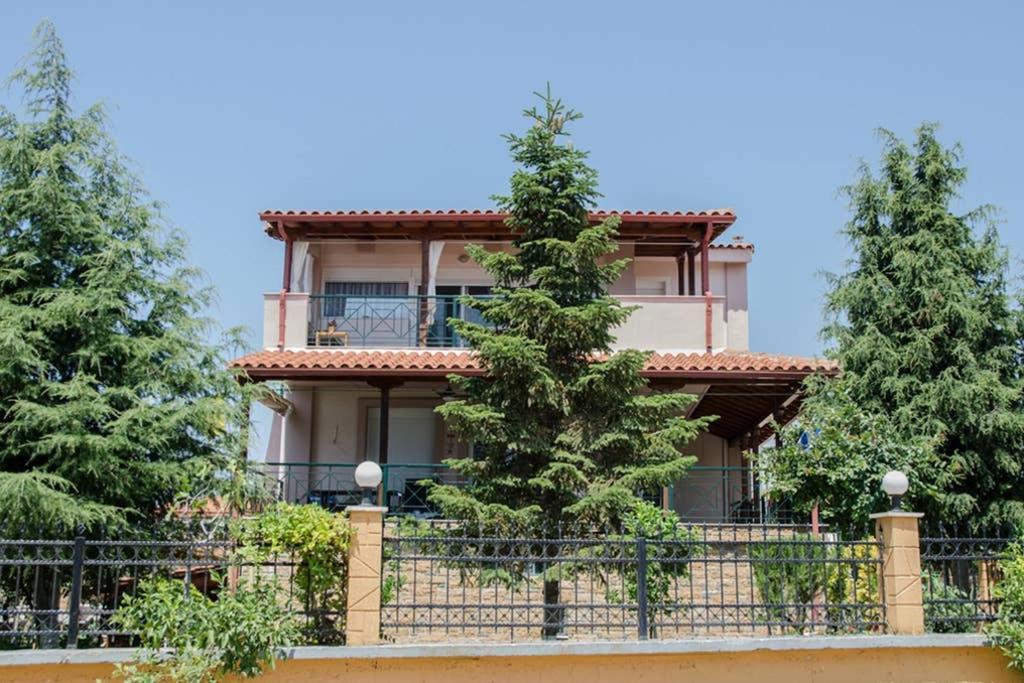 Апартаменты Paressa'S House Никити Экстерьер фото
