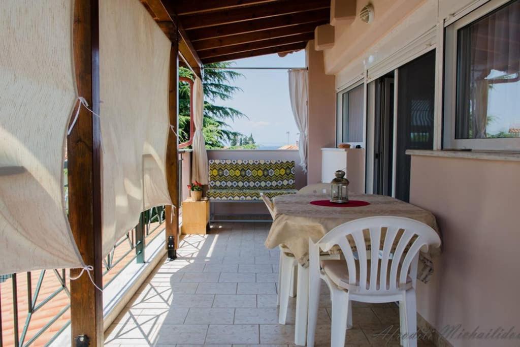 Апартаменты Paressa'S House Никити Экстерьер фото